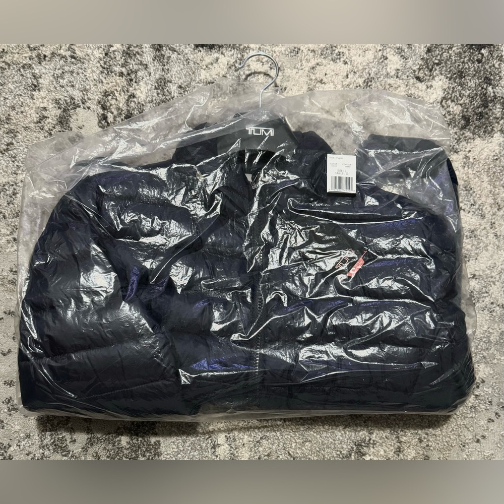 Tumi Pax Clairmont Packable Travel Puffer Jacket - Picture 3 of 4
